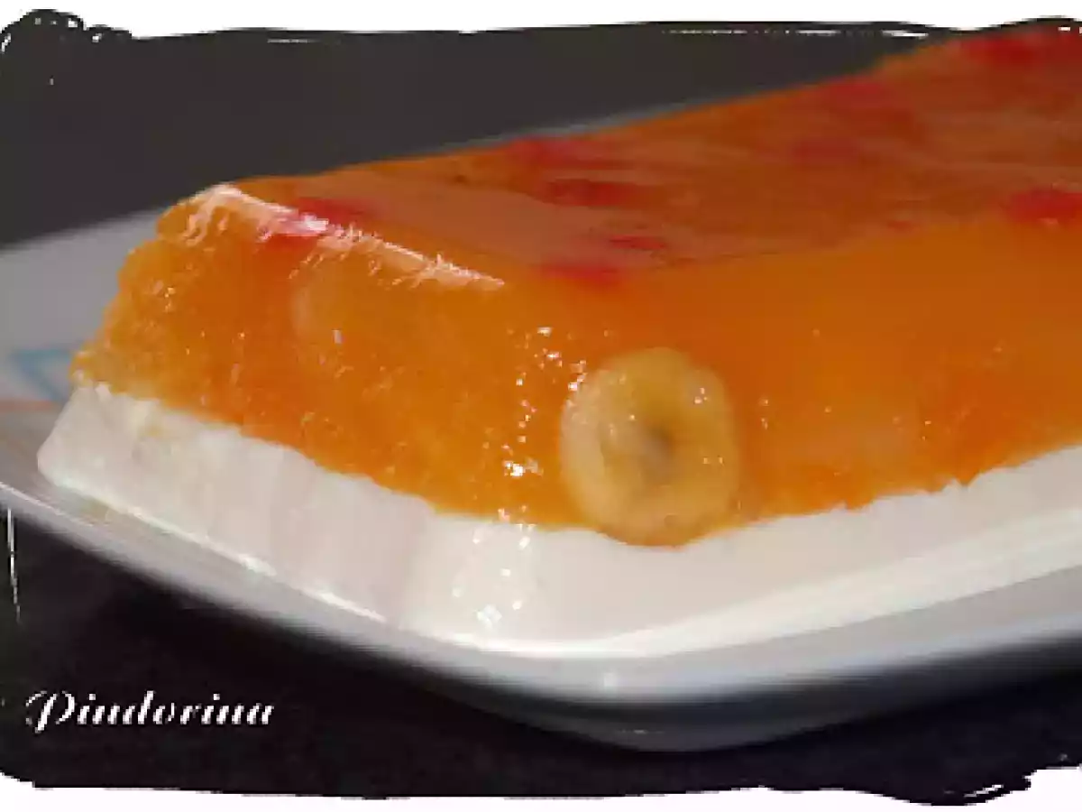 PASTEL DE YOGURT Y GELATINA DE FRUTAS
