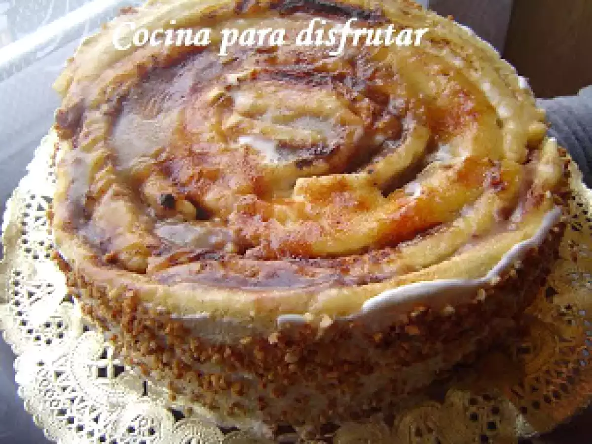 PASTEL EN ESPIRAL DE NATA, TRUFA Y YEMA QUEMADA