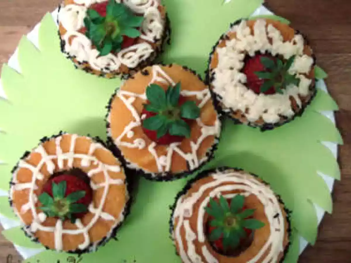 Pasteles de kiwi y fresa