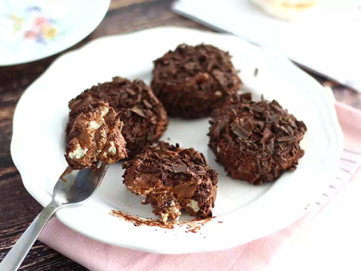 Pastelitos de chocolate y merengue - foto 2