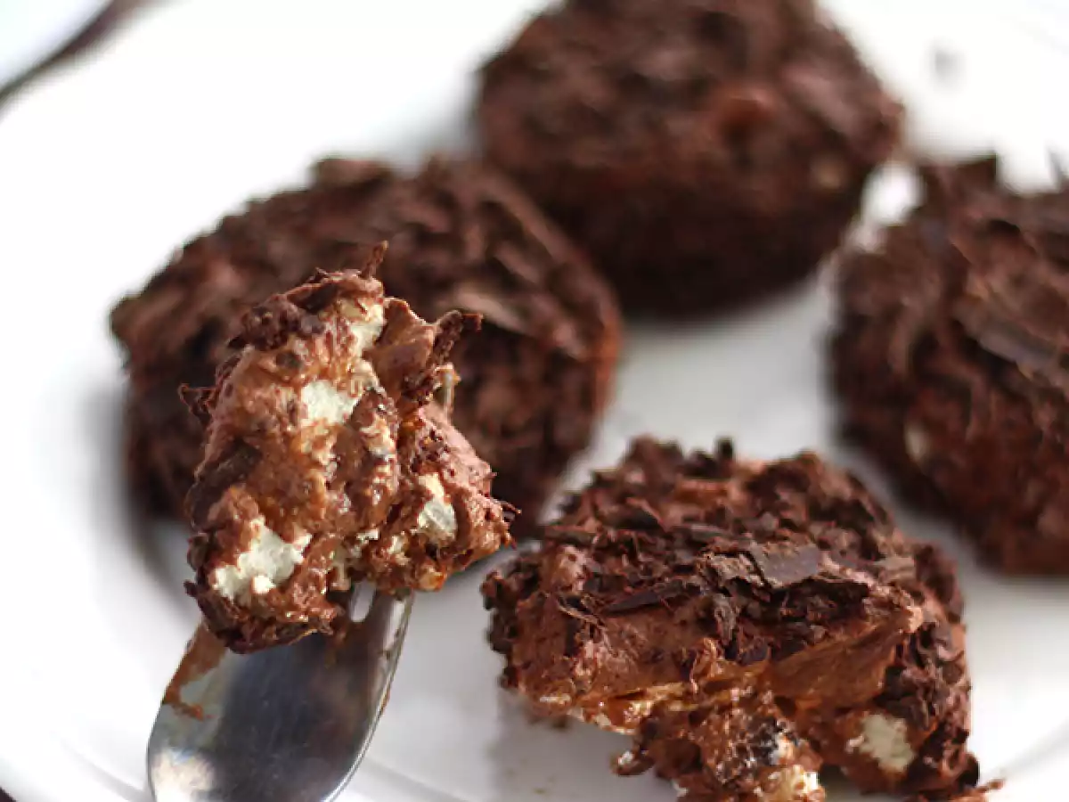 Pastelitos de chocolate y merengue - foto 3