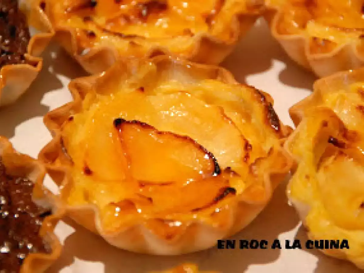 PASTISSETS DE POMA I CREMA