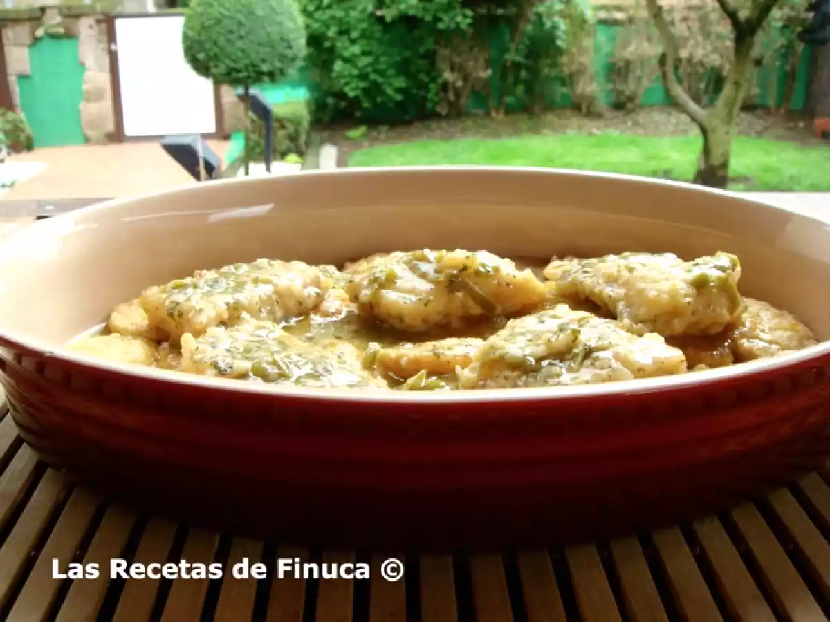 Patatas a la importancia con bacalao en salsa verde
