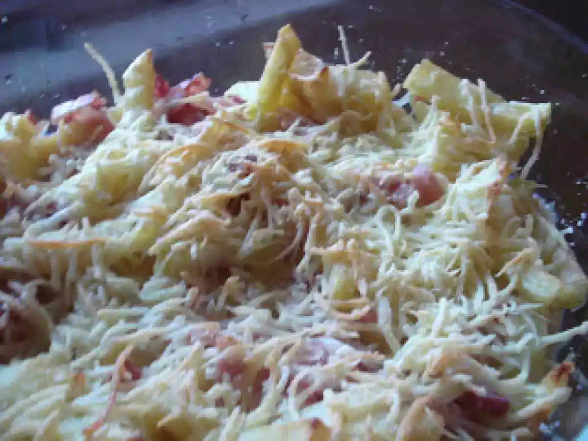 PATATAS A LOS CUATRO QUESOS