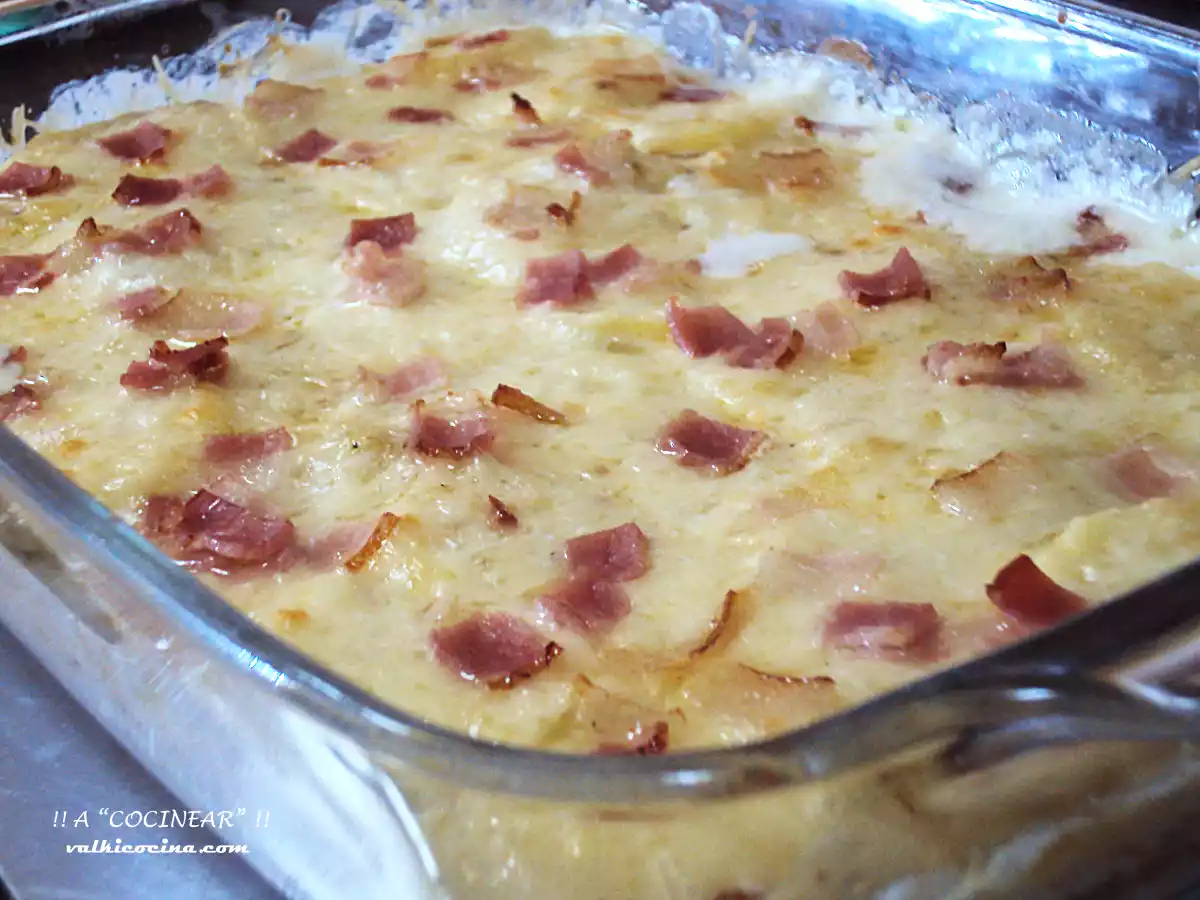 Patatas al graten con queso y bacon