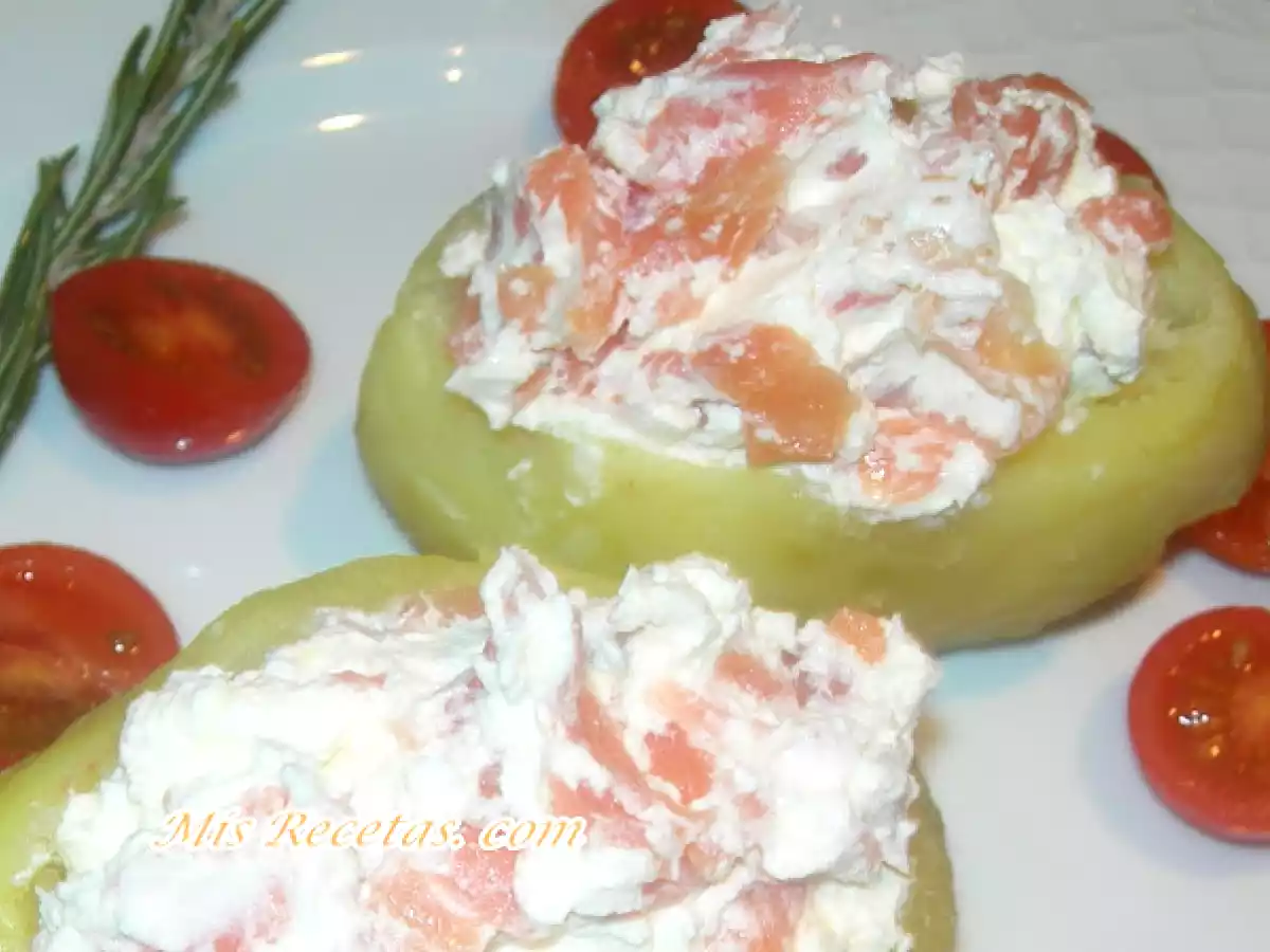 Patatas asadas rellenas de queso y salmón ahumado - foto 2