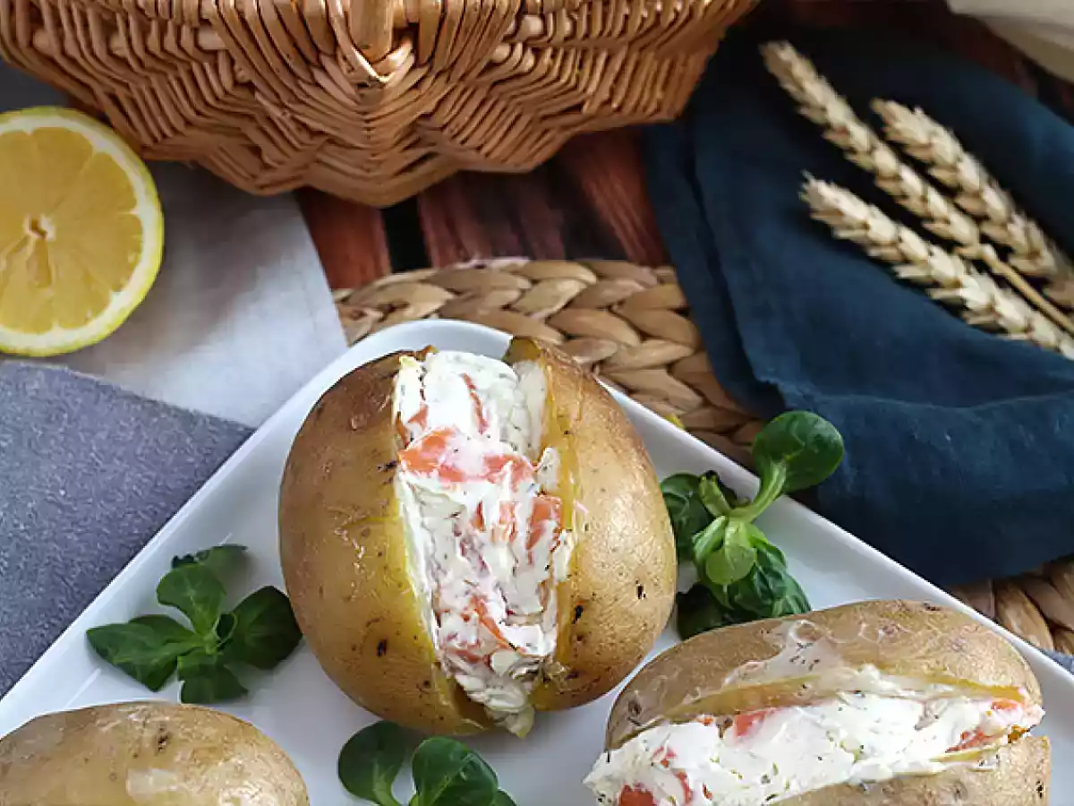 Patatas asadas rellenas de salmón ahumado y queso crema - foto 3