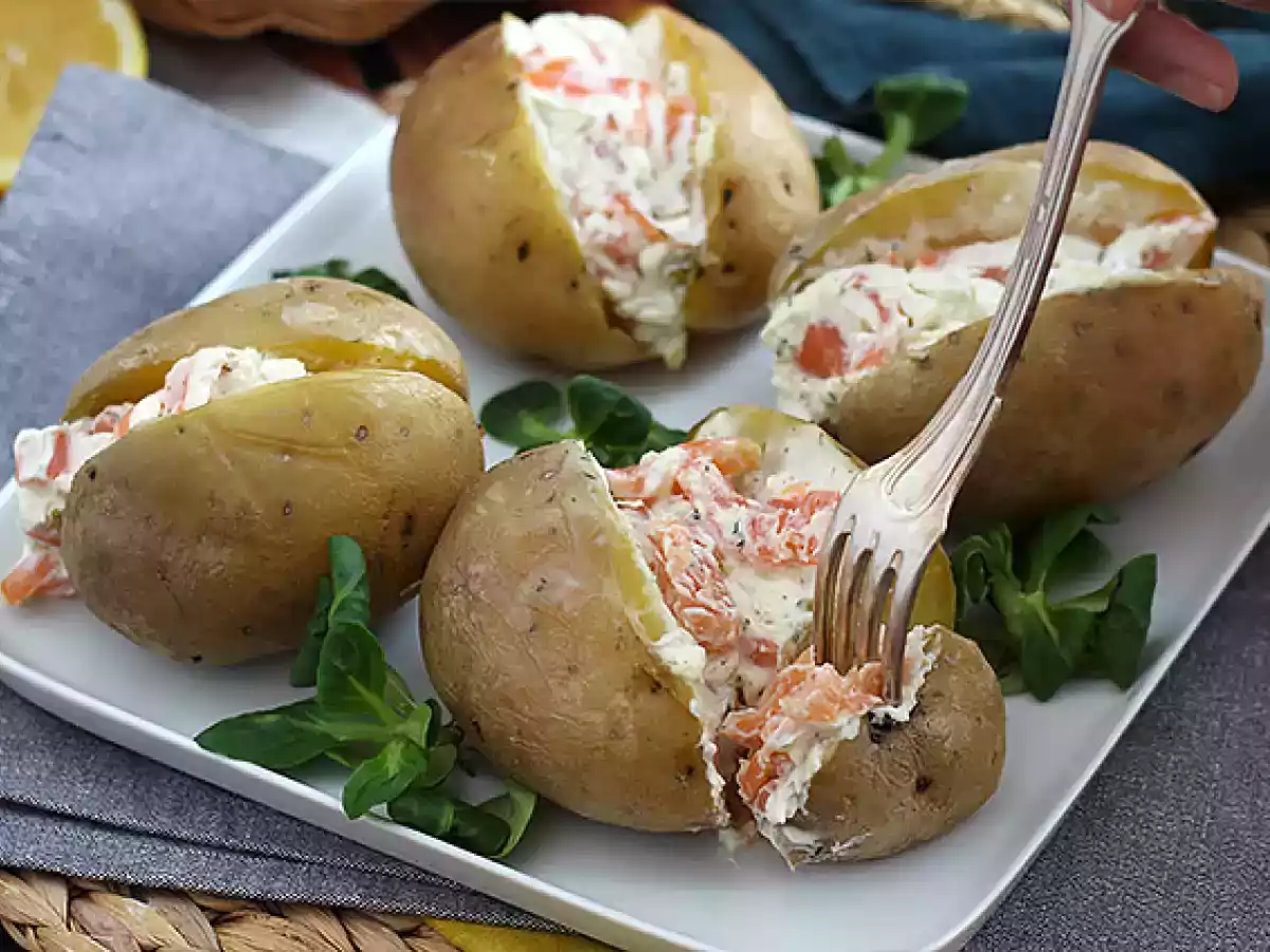 Patatas asadas rellenas de salmón ahumado y queso crema - foto 5