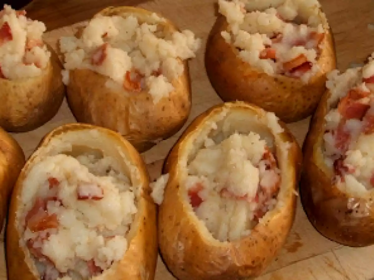 Patatas asadas rellenas y gratinadas