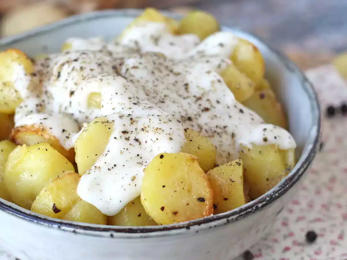 Patatas cacio e pepe al horno cremosas: ¡la guarnición fácil que vuelve loco a todo el mundo! - foto 3