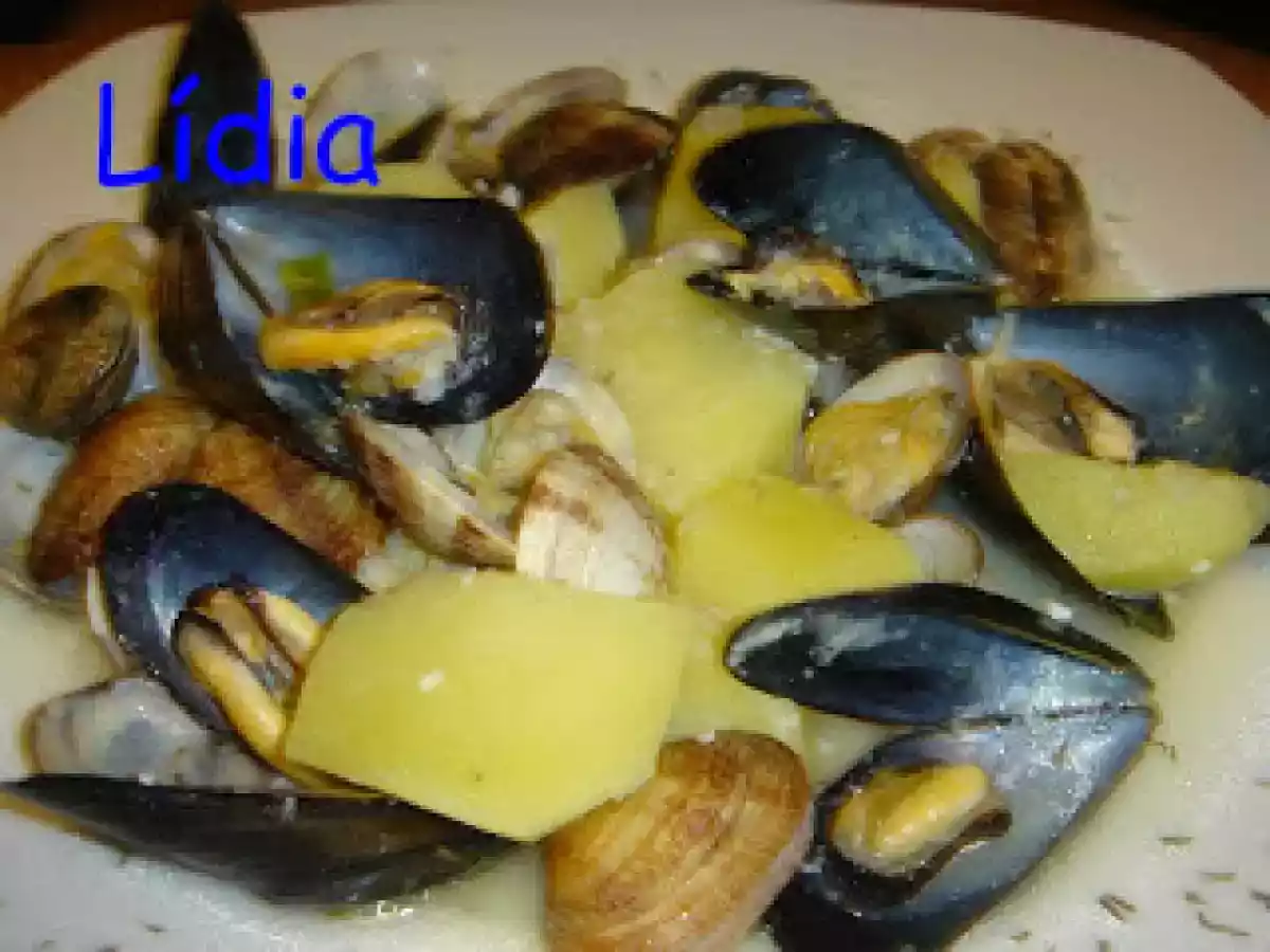 PATATAS CON CHIRLAS Y MEJILLONES