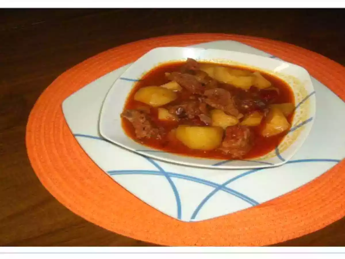 PATATAS CON COSTILLAS ADOBADAS