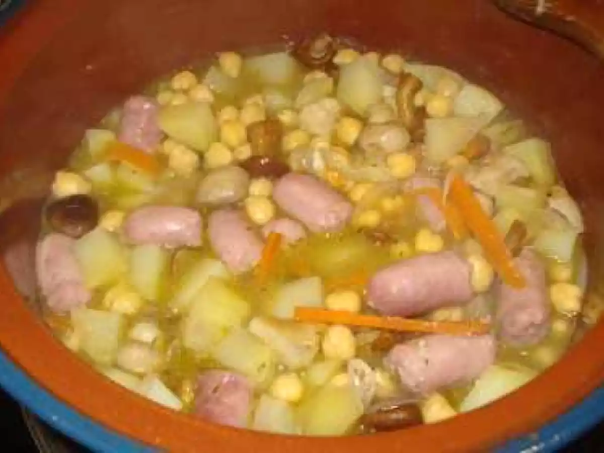 Patatas con garbanzos y longanizas - foto 2