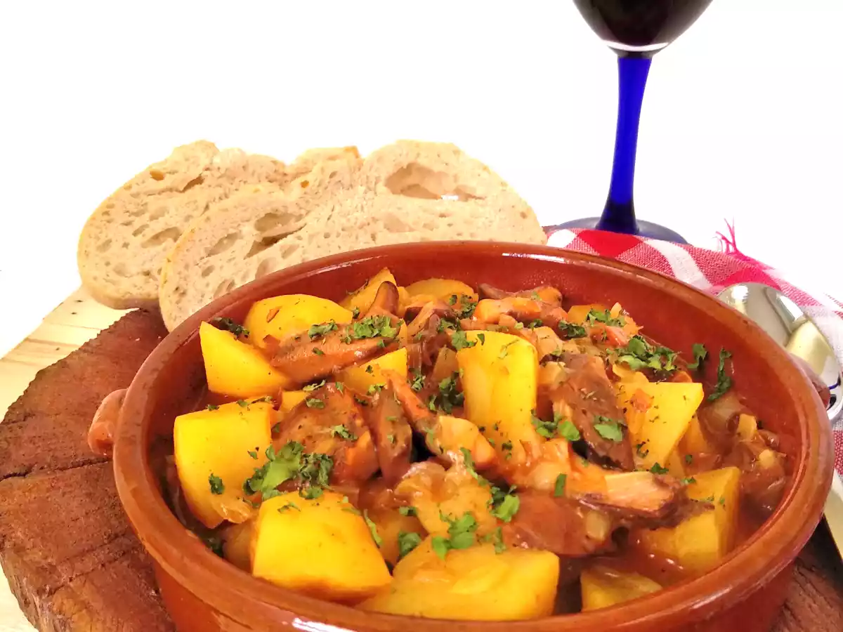 Patatas con níscalos, una receta tradicional y muy sencilla - foto 2