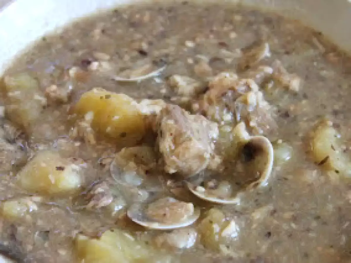 Patatas con pintarroja y almejas - foto 2