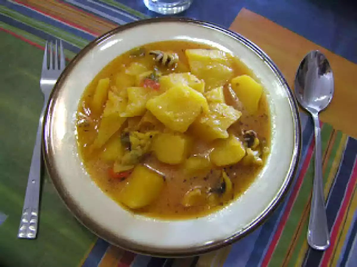 PATATAS CON SEPIA AL CAVA