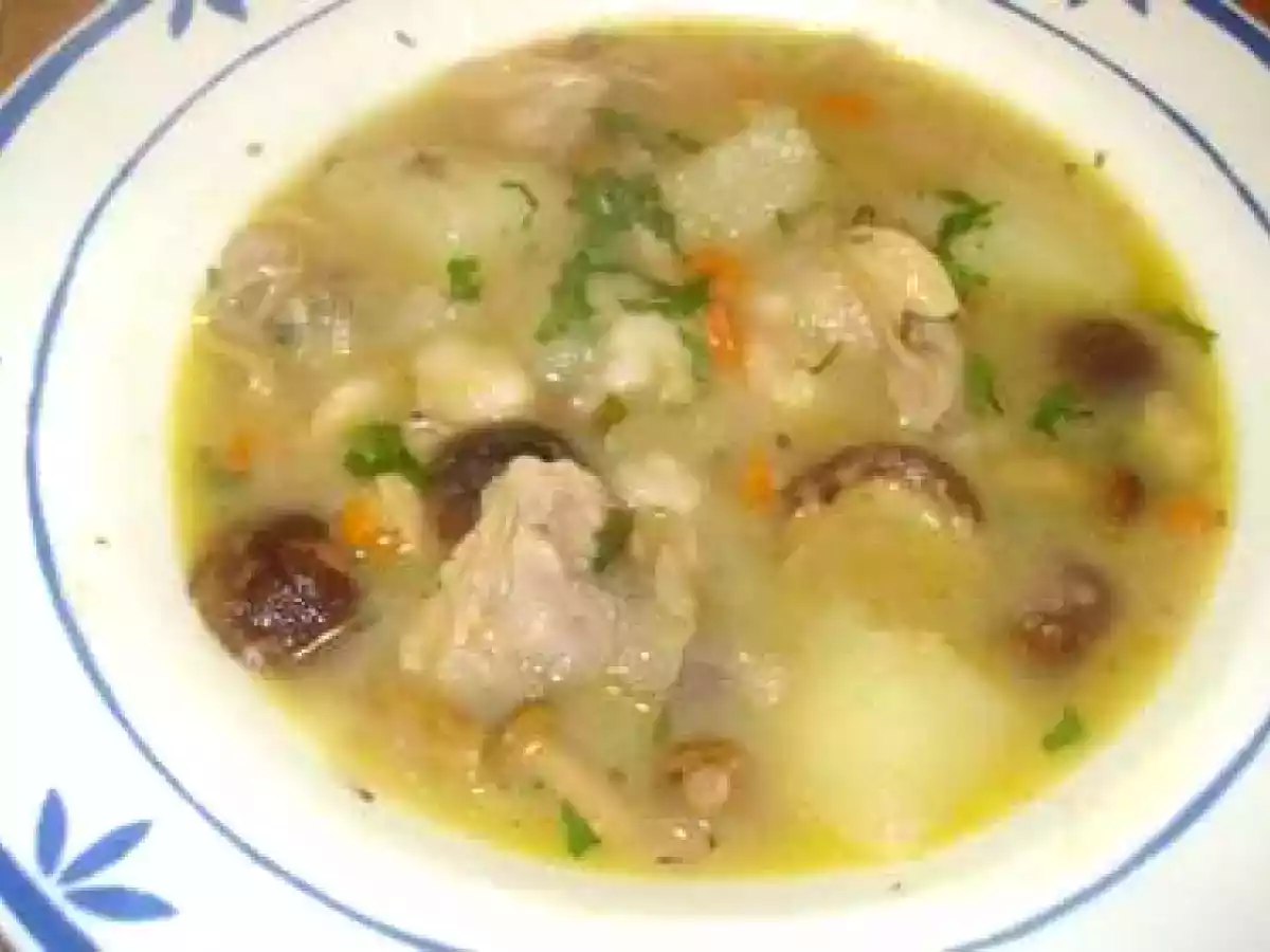 Patatas con setas y almejas