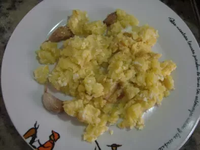 Patatas fritas con huevo - Receta Petitchef