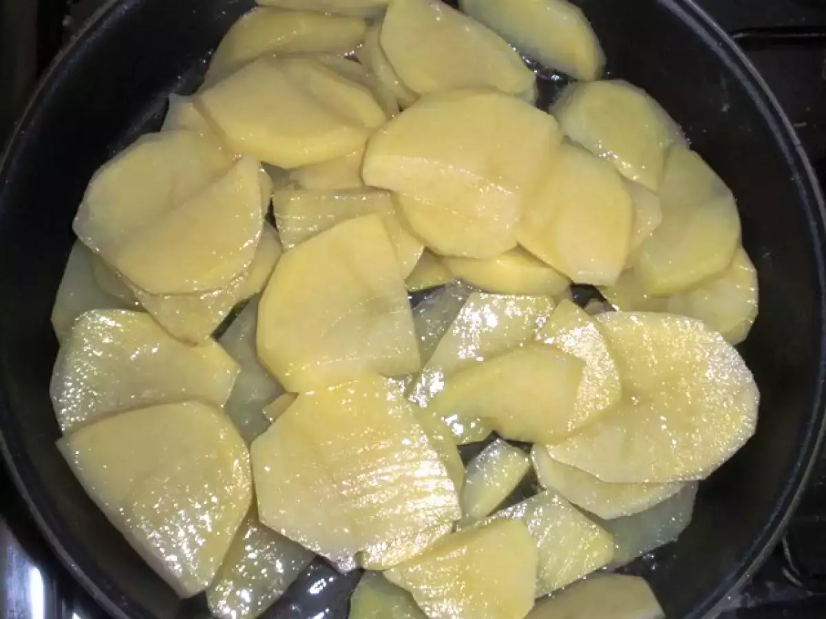 Patatas Fritas en Ajo Cabañil con Cordero y Huevo Frito - foto 2