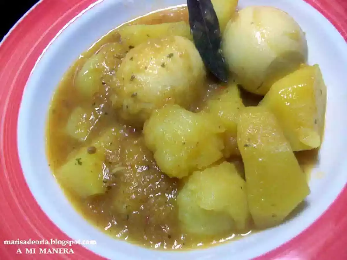 PATATAS GUISADAS CON HUEVO