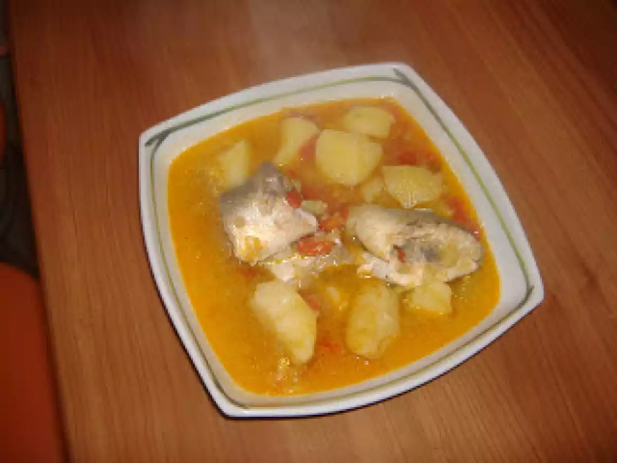 Patatas guisadas con lubina