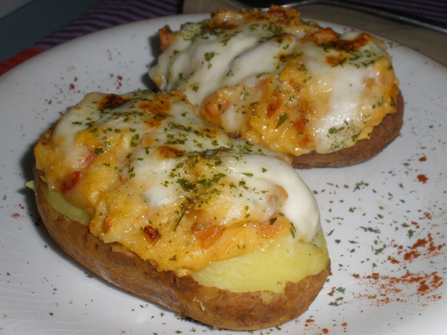 Receta de patatas rellenas con bacon fáciles y rápidas