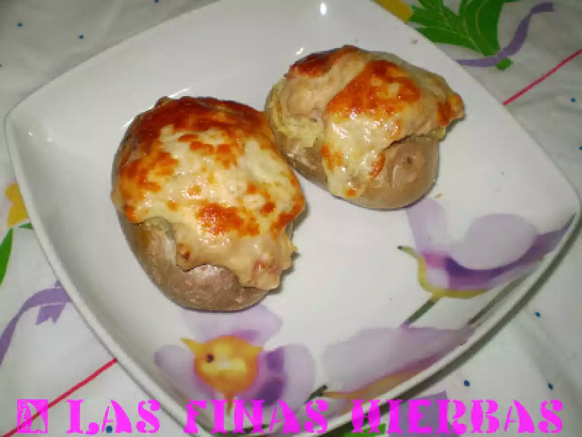 Patatas rellenas de bechamel y gratinadas