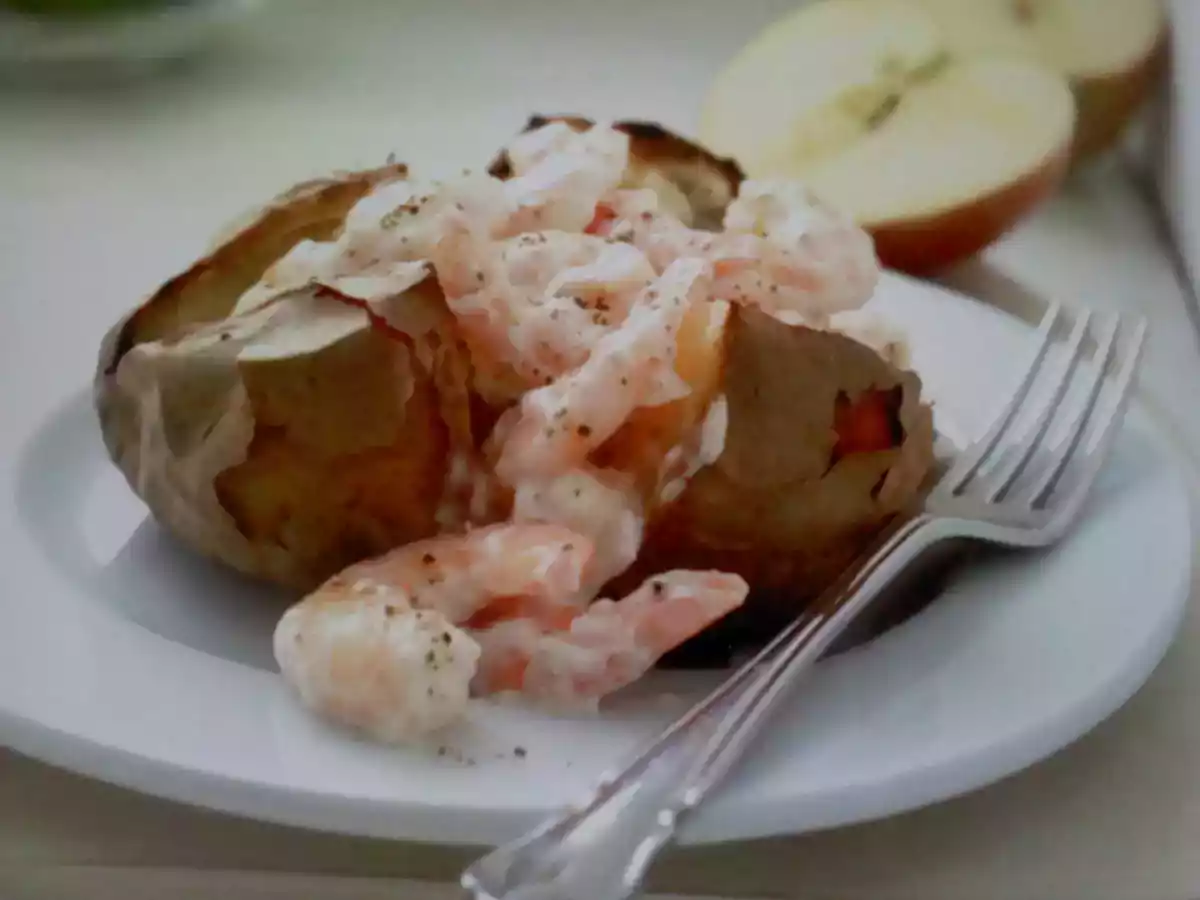 Patatas rellenas de gambas