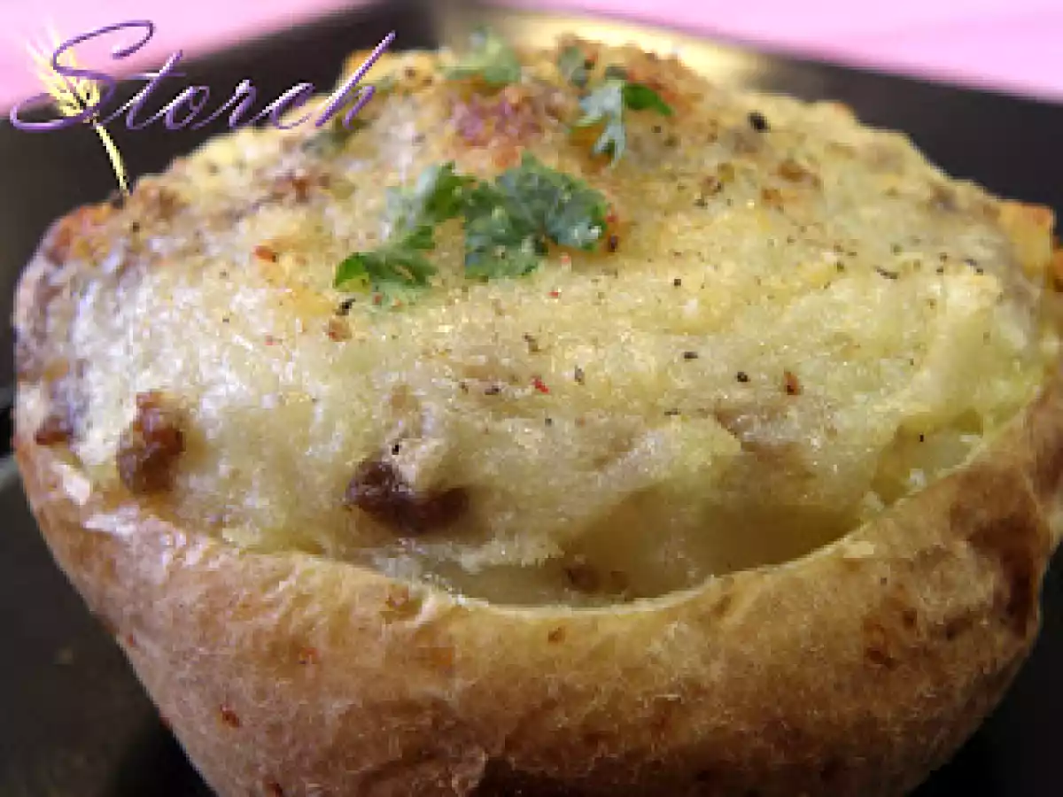 Patatas rellenas de queso y beicon