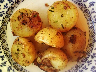 Patatas salteadas con limón y cebollinos