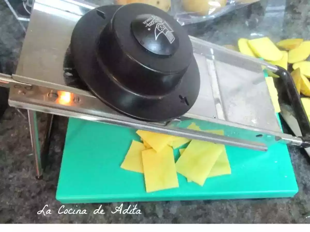 Patatas soufflés rellenas de alioli - foto 4