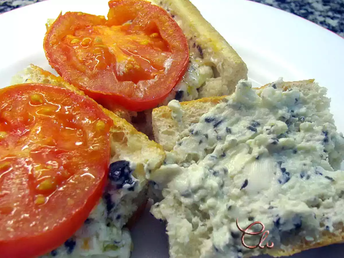 Pate de queso de cabra con aceitunas
