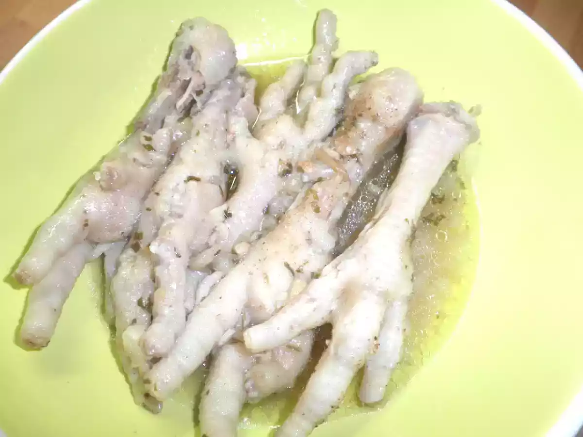 Patitas de pollo en salsa coco gua gua y regalos