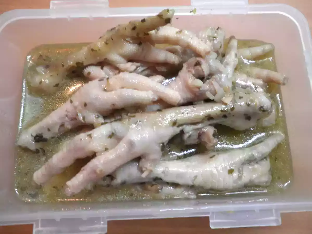 Patitas de pollo en salsa coco gua gua y regalos - foto 2