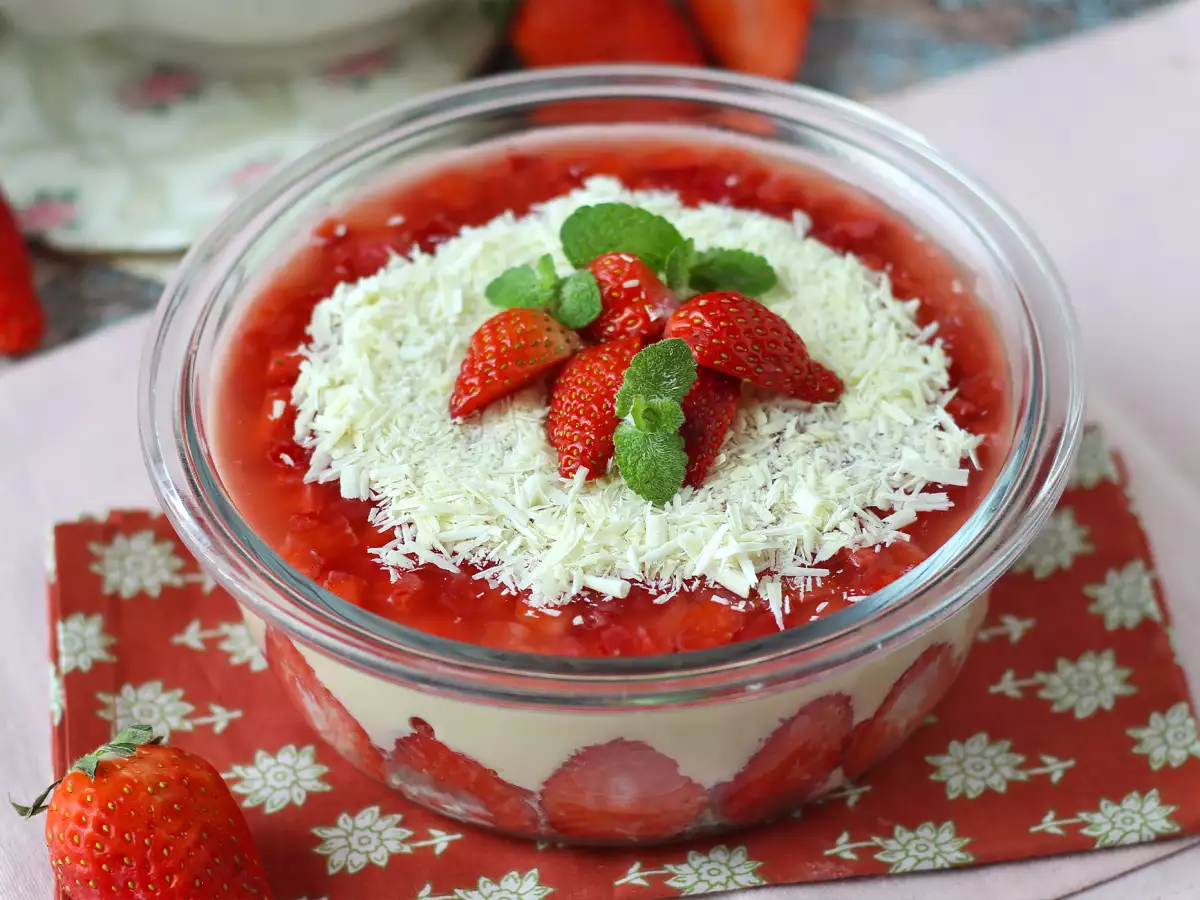 Pavê de morango, el postre brasileño de fresas y leche condensada que se toma bien frío - foto 6