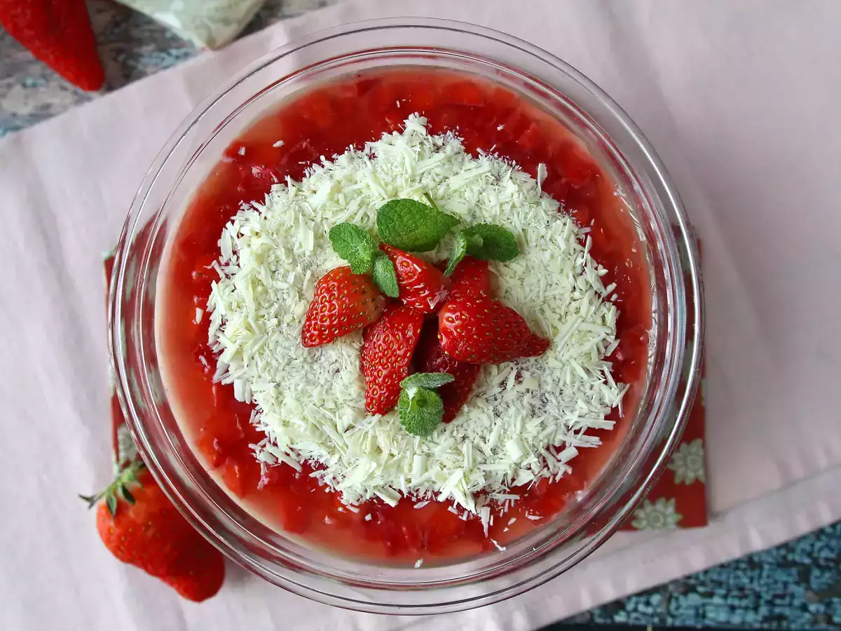 Pavê de morango, el postre brasileño de fresas y leche condensada que se toma bien frío - foto 4