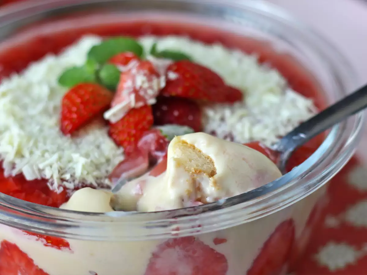 Pavê de morango, el postre brasileño de fresas y leche condensada que se toma bien frío - foto 2