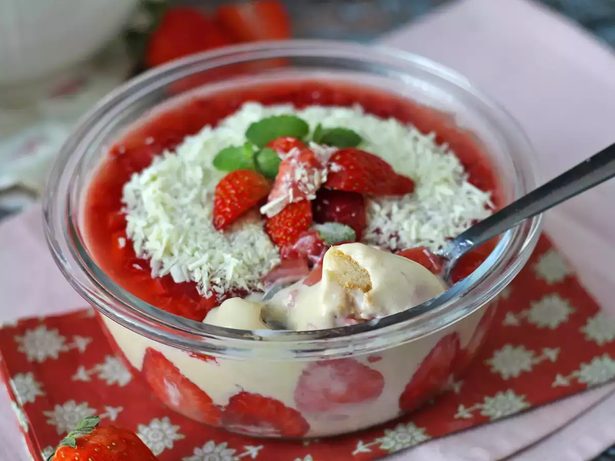 Pavê de morango, el postre brasileño de fresas y leche condensada que se toma bien frío - foto 5