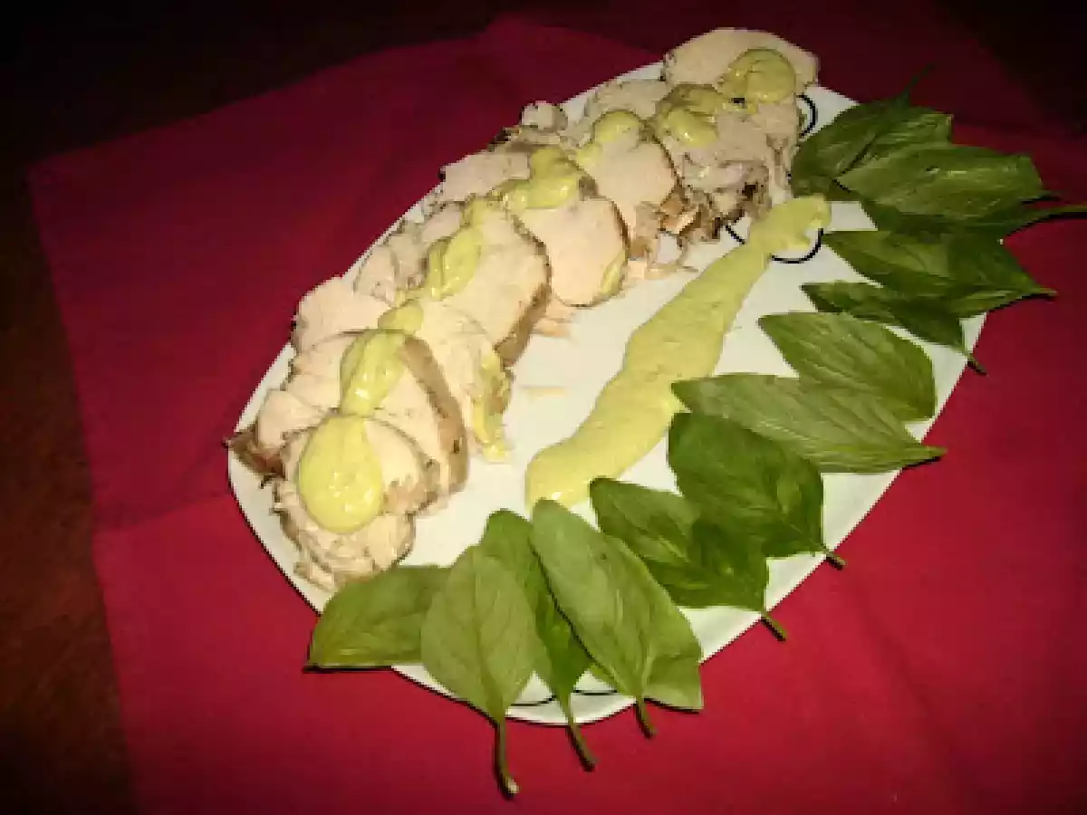 PAVO CON SALSA DE ALBAHACA