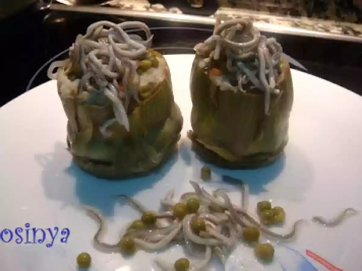 PECADO CAPITAL AL AJILLO SOBRE ALCACHOFAS RELLENAS - foto 2