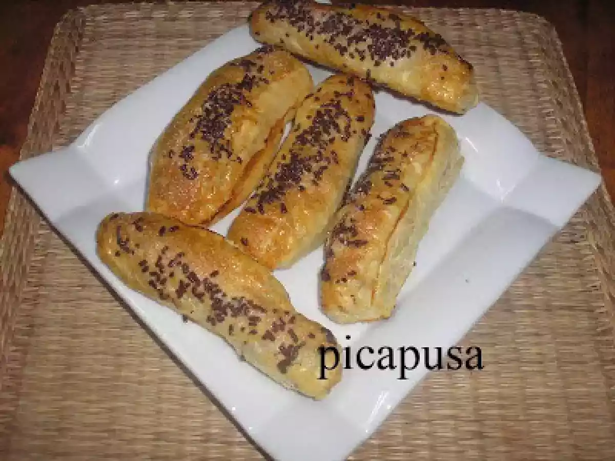 PECADO DE LOS GORDOS ;CAÑAS DE HOJALDRE RELLENAS DE CHOCOLATE. - foto 2