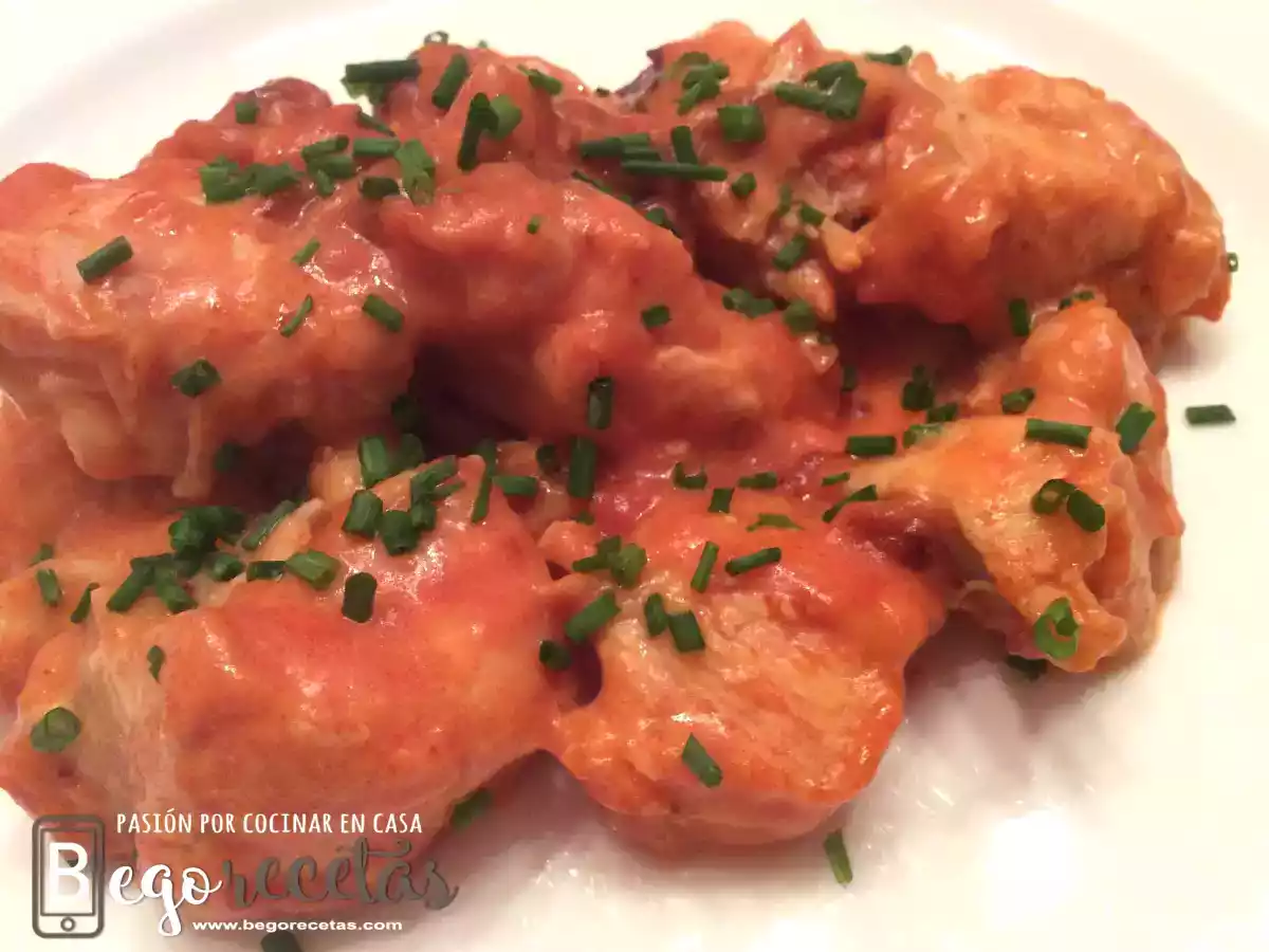 Pechuga de pollo con salsa de tomate y nata express