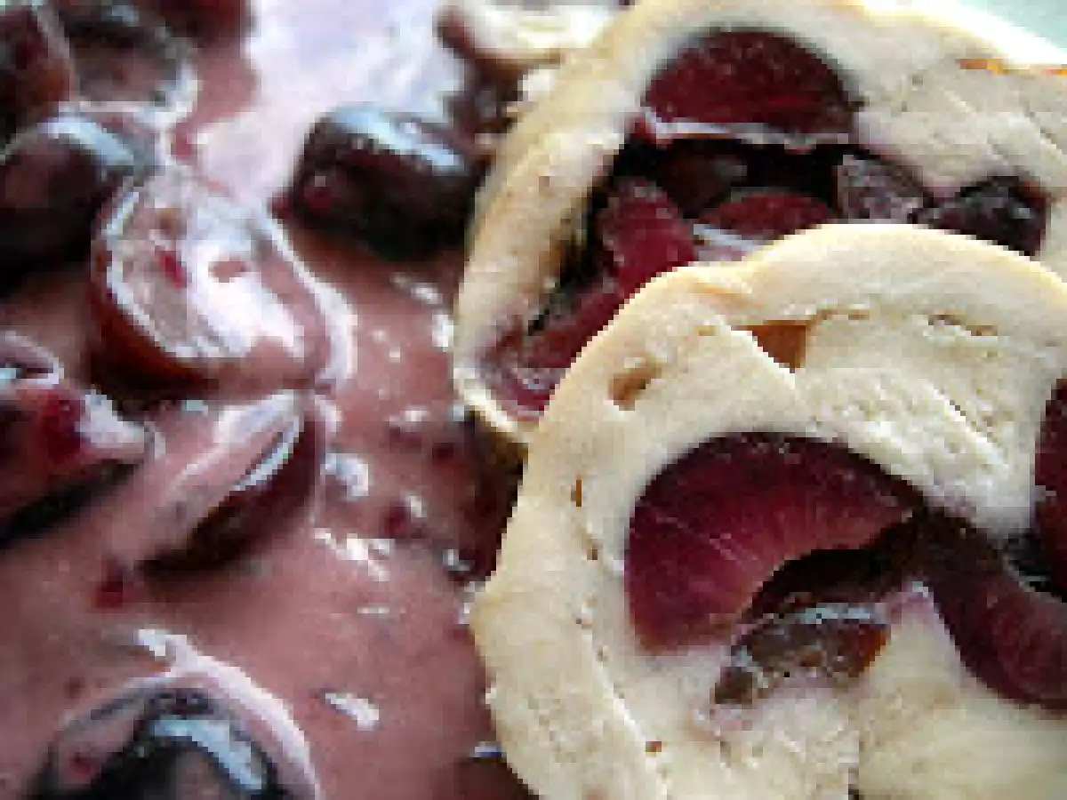 Pechuga de pollo rellena de cerezas en dos versiones. Paso a paso