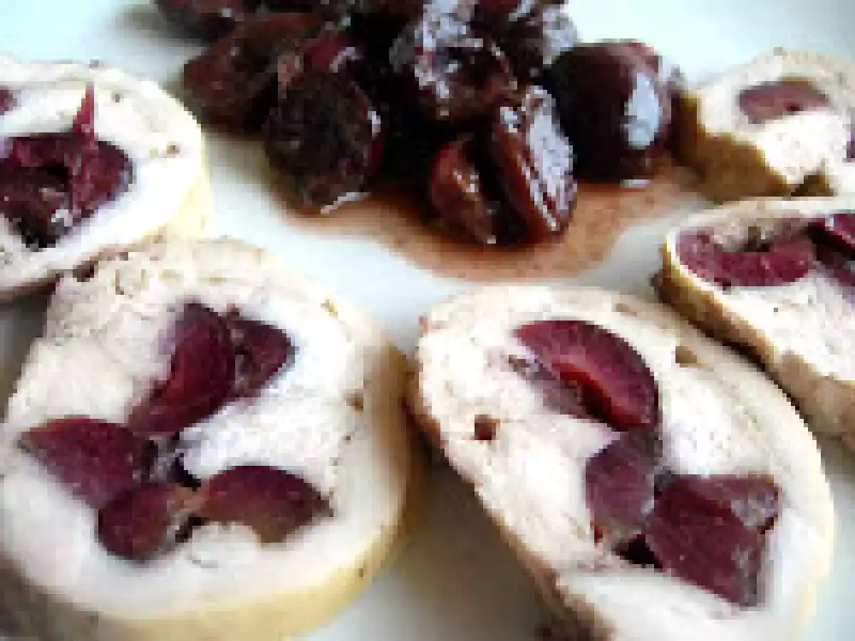 Pechuga de pollo rellena de cerezas en dos versiones. Paso a paso - foto 5