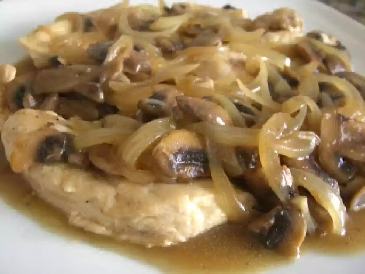 Pechugas de pollo con salsa de champiñones - foto 2