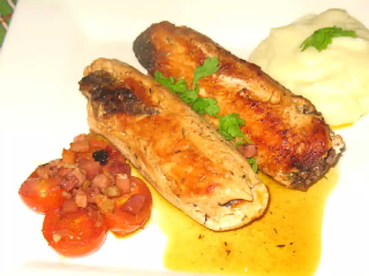 Pechugas de pollo rellenas de morcilla y pimientos del cristal