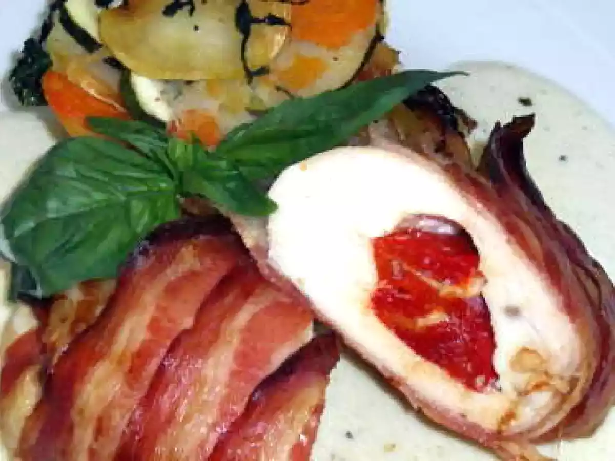 Pechugas de Pollo rellenas de Pimientos asados, con camisa de Ba - foto 2