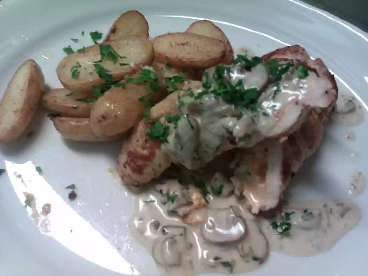 Pechugas de pollo rellenas de queso crema y tomate seco