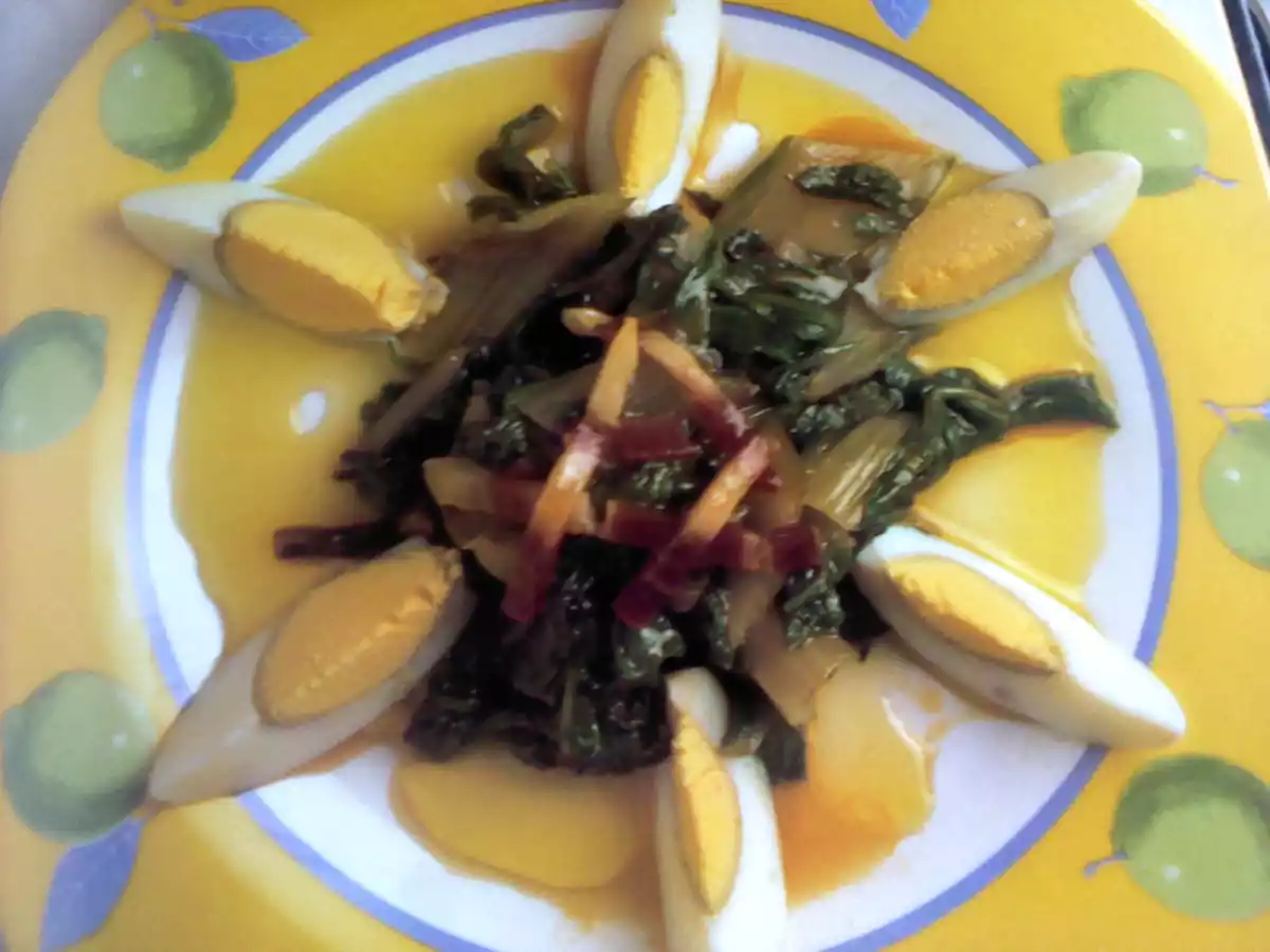 Pencas de acelgas con jamón