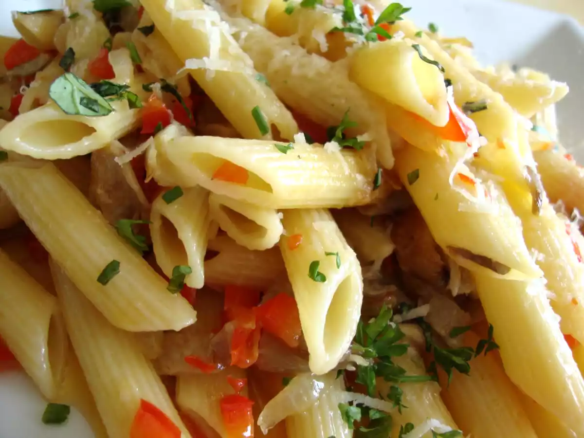 Penne rigate con setas y parmesano reggiano